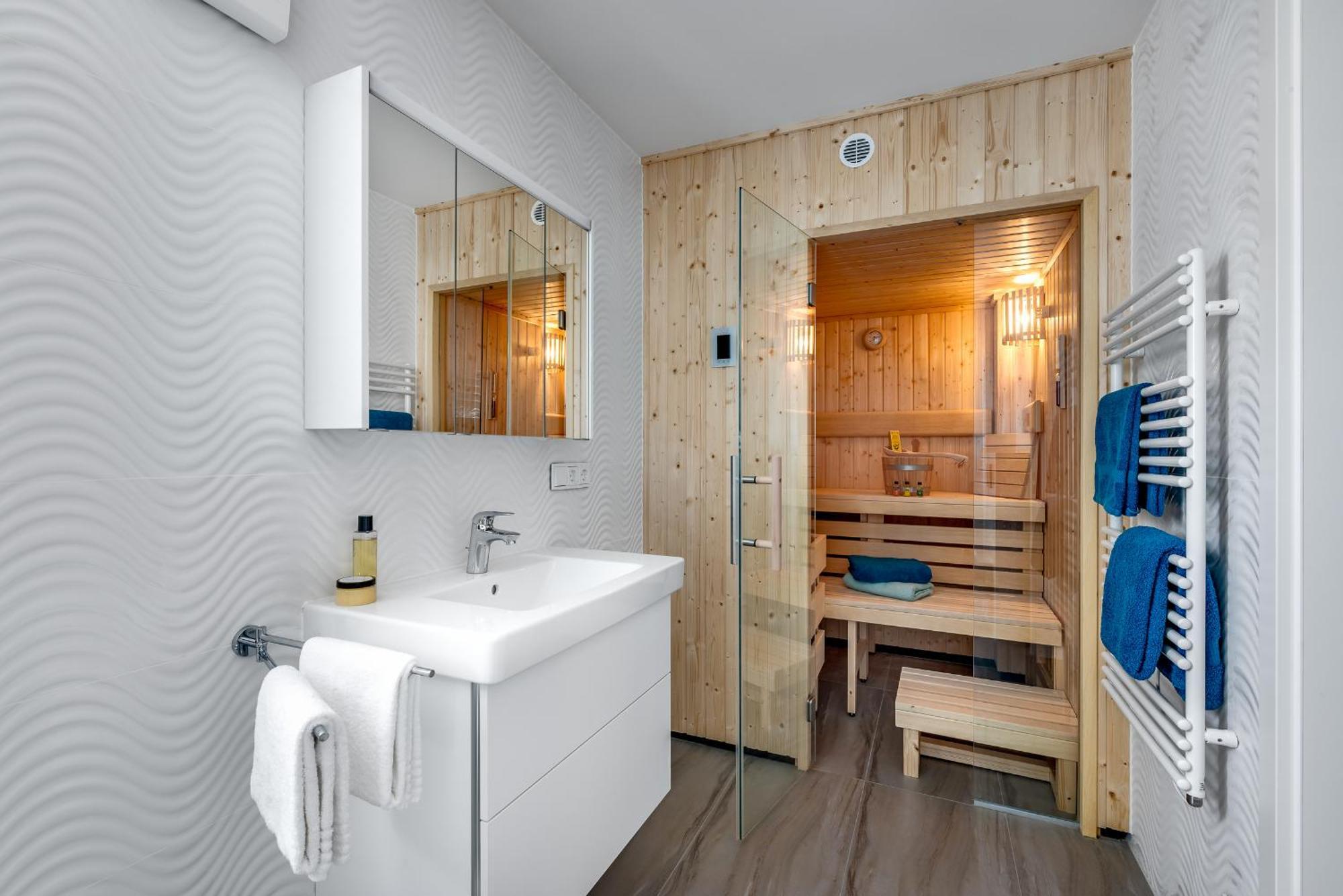 Horizont- Direkt Am Wasser, Hafenblick, Fahrstuhl, Sauna, Ueberdachter Balkon Olpenitz Exterior photo